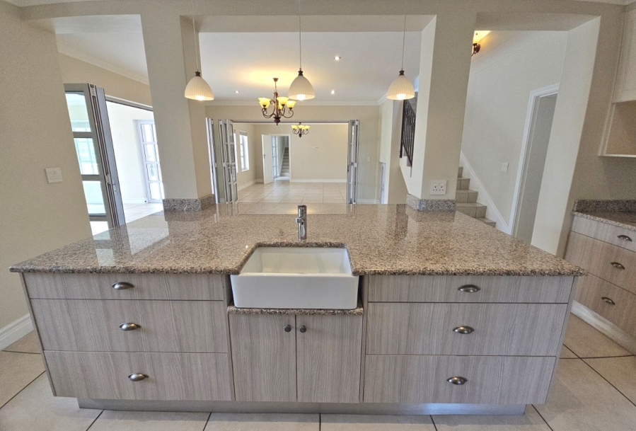 4 Bedroom Property for Sale in Sedgefield Central Western Cape